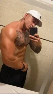 YAKOBOYY OnlyFans espanolas